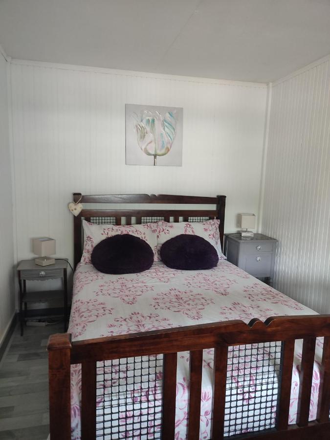 Chalet Dans La Foret....Adorable 1 Bedroom Chalet Surrounded By Woodland Pressignac Luaran gambar